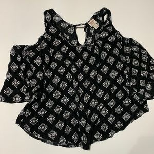 mossimo black and white blouse